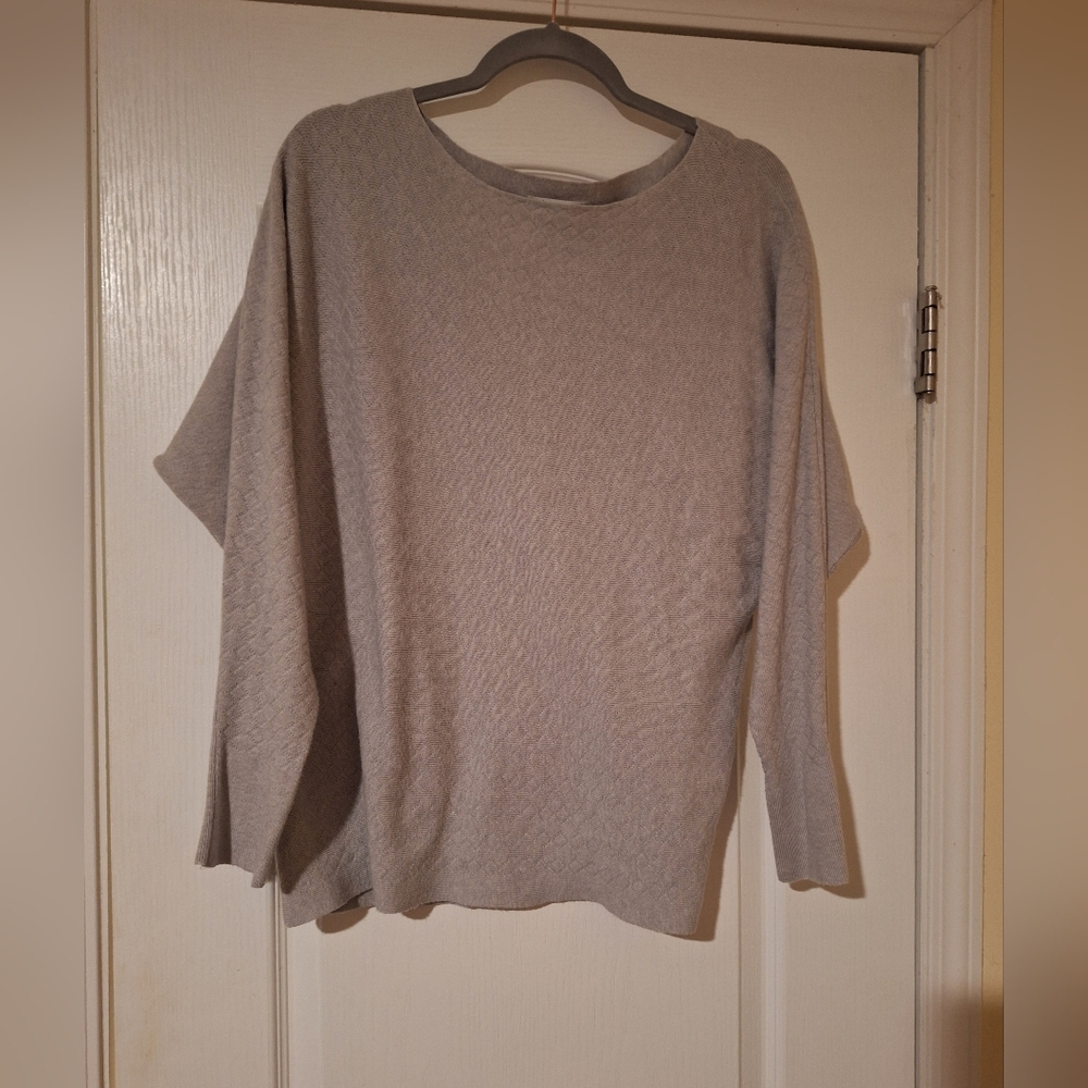 Gray Women's‎ Sweater Large Diamond Pattern